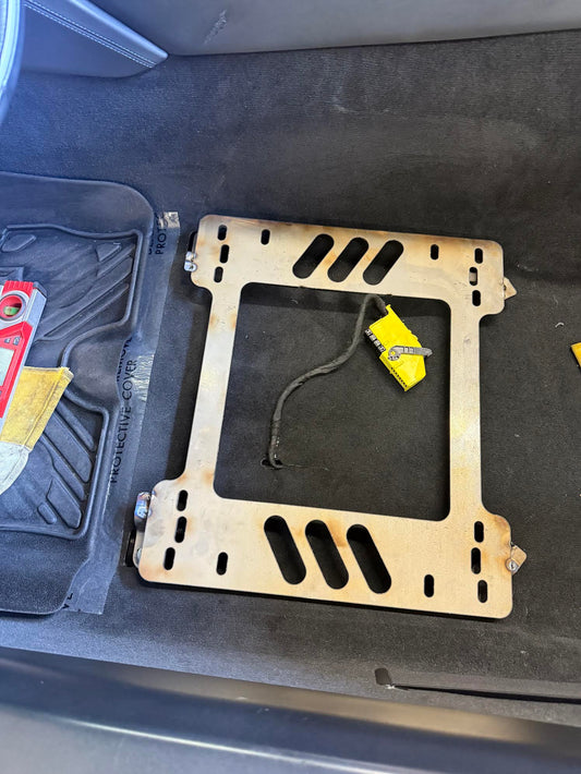 Planted Seat Bracket- BMW i8 (2014-2020) - Driver / Left